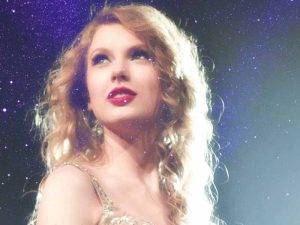 آهنگ انگلیسی Enchanted از Taylor Swift به همراه متن و ترجمه مجزا
