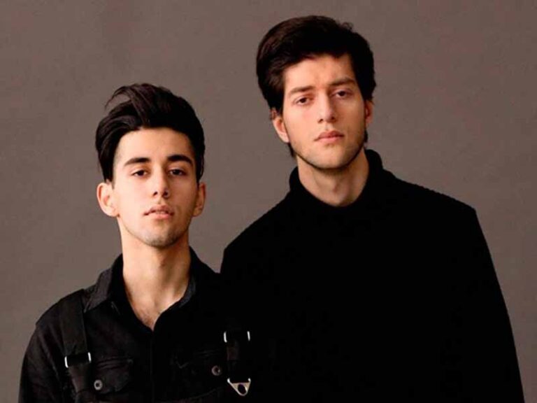 آهنگ روسی Детство (کودکی) از Rauf و Faik با متن و ترجمه مجزا