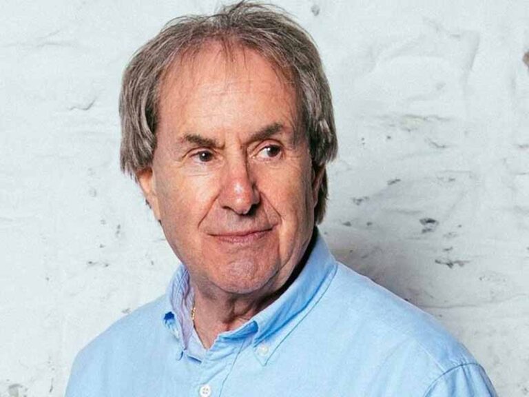 آهنگ انگلیسی Light A Fire از Chris de Burgh به همراه متن و ترجمه مجزا