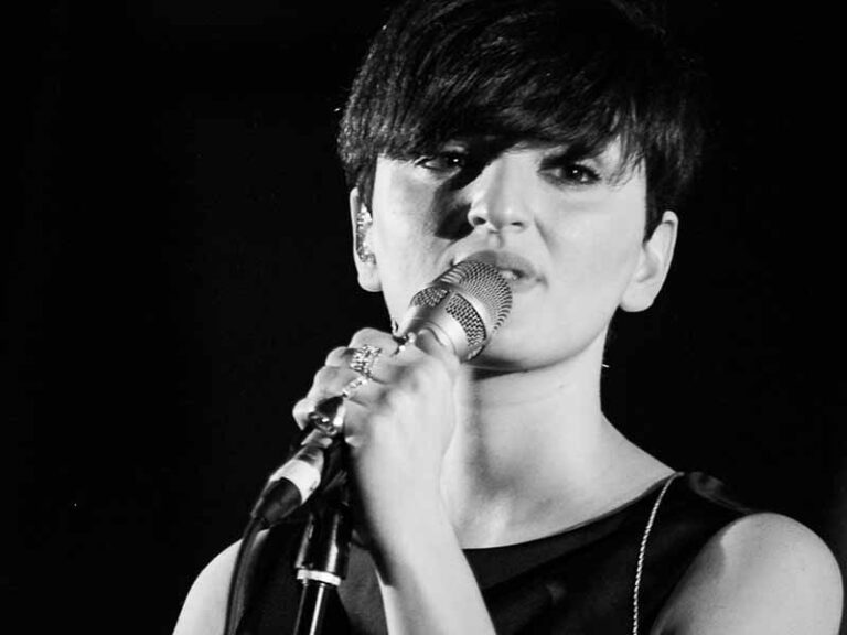 آهنگ ایتالیایی Missiva d’amore(رسالت عشق) از Arisa با متن و ترجمه مجزا