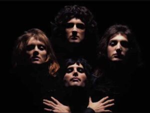 آهنگ انگلیسی Bohemian Rhapsody از Queen به همراه متن و ترجمه مجزا
