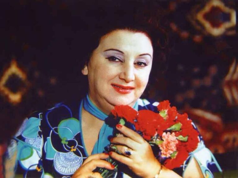 آهنگ آذربایجانی Bir Könül Sındırmışam(قلبی را شکستم) از Shovkat Alakbarova به همراه متن و ترجمه مجزا