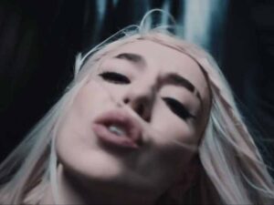 آهنگ انگلیسی Blood, Sweat & Tears از Ava Max به همراه متن و ترجمه مجزا