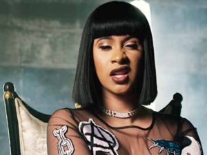 آهنگ انگلیسی Bodak Yellow از Cardi B به همراه متن و ترجمه مجزا