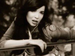 آهنگ فرانسوی Ego از Indila به همراه متن و ترجمه مجزا