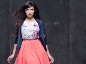 آهنگ فرانسوی Mini World از Indila به همراه متن و ترجمه مجزا