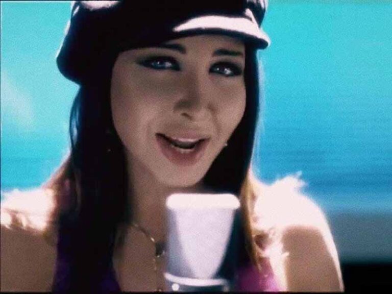 آهنگ عربی “انا یللی بحبک” از نانسی عجرم به همراه متن و ترجمه مجزا