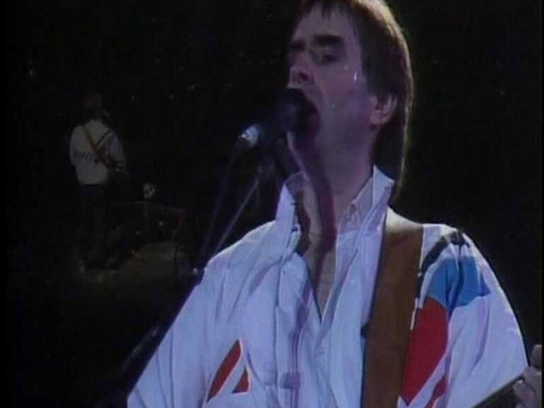 آهنگ انگلیسی A Spaceman Came Travelling از Chris De Burgh به همراه متن و ترجمه مجزا