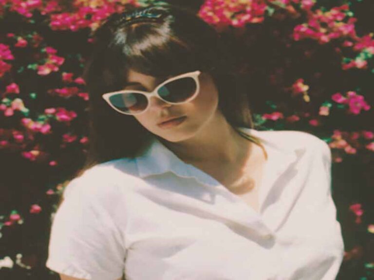 آهنگ انگلیسی God Knows I Tried از Lana Del Rey به همراه متن و ترجمه مجزا