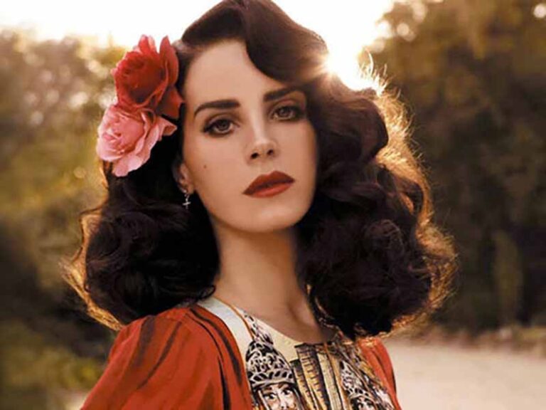 آهنگ انگلیسی I Can Fly از Lana Del Rey به همراه متن و ترجمه مجزا