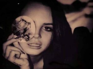 آهنگ انگلیسی Is This Happiness از Lana Del Rey به همراه متن و ترجمه مجزا