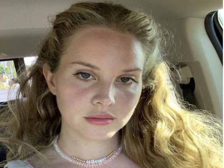 آهنگ انگلیسی Text Book از Lana Del Rey به همراه متن و ترجمه مجزا