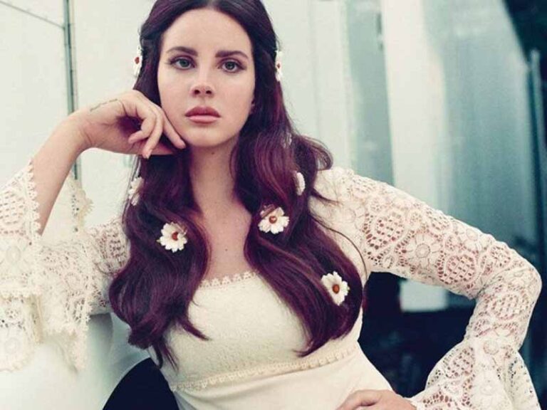 آهنگ انگلیسی White Dress از Lana Del Rey به همراه متن و ترجمه مجزا