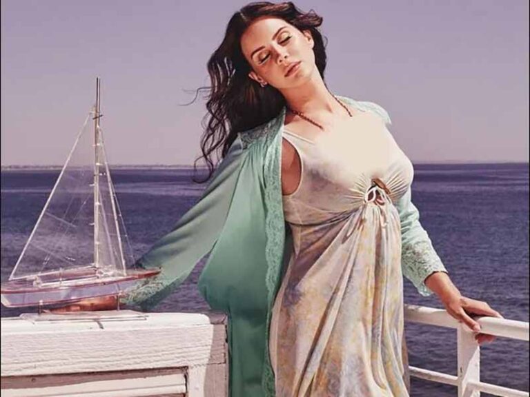آهنگ انگلیسی High by the Beach از Lana Del Rey به همراه متن و ترجمه مجزا