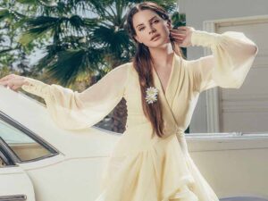 آهنگ انگلیسی 13 Beaches از Lana Del Rey به همراه متن و ترجمه مجزا