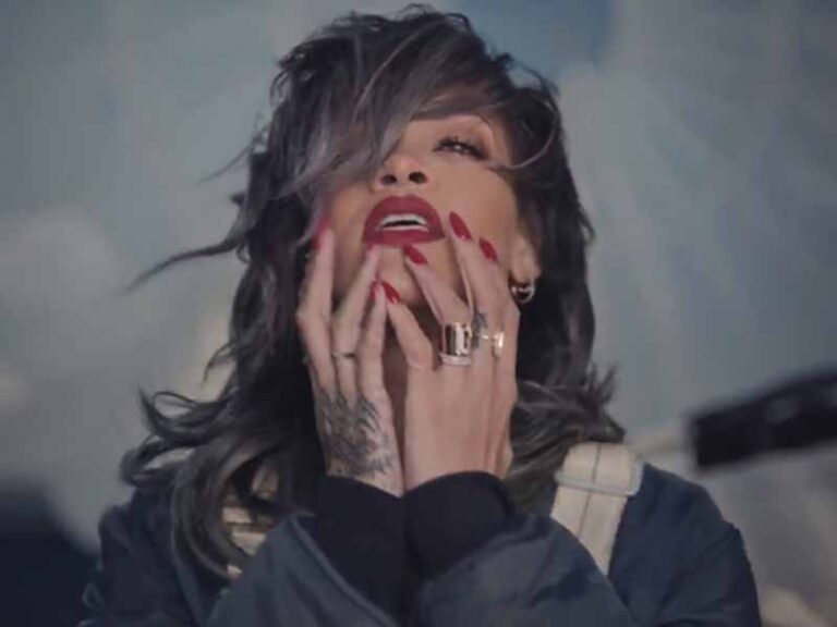 آهنگ انگلیسی American Oxygen از Rihanna به همراه متن و ترجمه مجزا