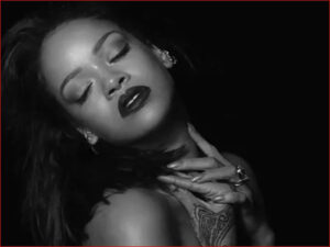 آهنگ انگلیسی Kiss It Better از Rihanna به همراه متن و ترجمه مجزا