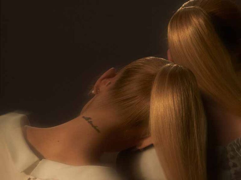 آهنگ انگلیسی eternal sunshine از Ariana Grande به همراه متن و ترجمه مجزا