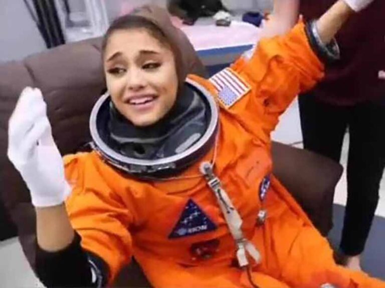 آهنگ انگلیسی NASA از Ariana Grande به همراه متن و ترجمه مجزا