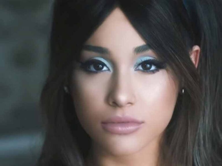 آهنگ انگلیسی west side از Ariana Grande به همراه متن و ترجمه مجزا