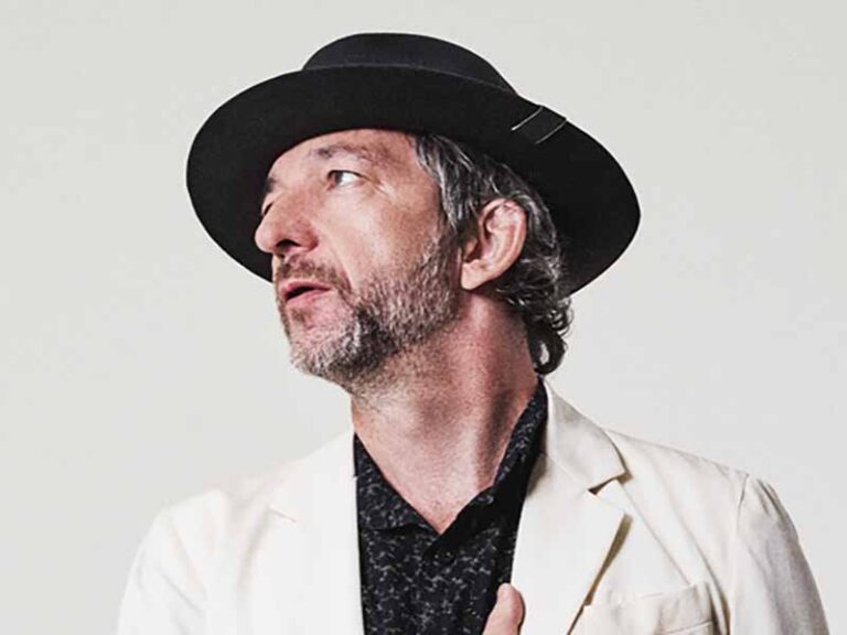 آهنگ فرانسوی Addict از Arthur H به همراه متن و ترجمه مجزا