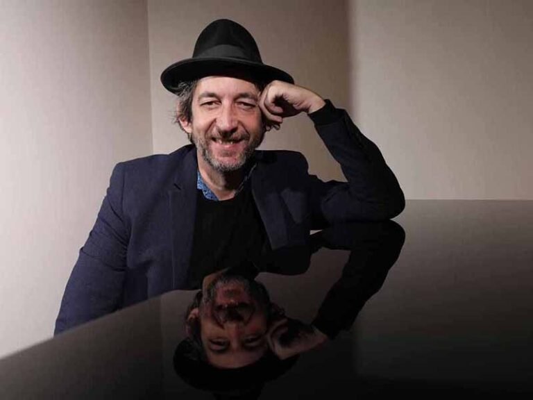 آهنگ فرانسوی Cet amour me tue از Arthur H به همراه متن و ترجمه مجزا