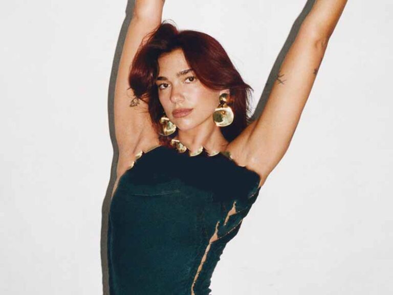 آهنگ انگلیسی End Of An Era از Dua Lipa به همراه متن و ترجمه مجزا