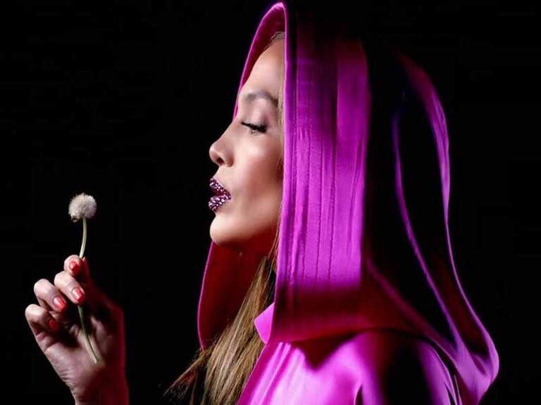 آهنگ انگلیسی Goin’ In از Jennifer Lopez به همراه متن و ترجمه مجزا