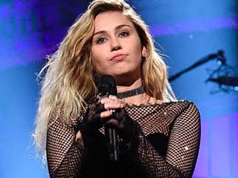 آهنگ انگلیسی Bad Mood از Miley Cyrus به همراه متن و ترجمه مجزا