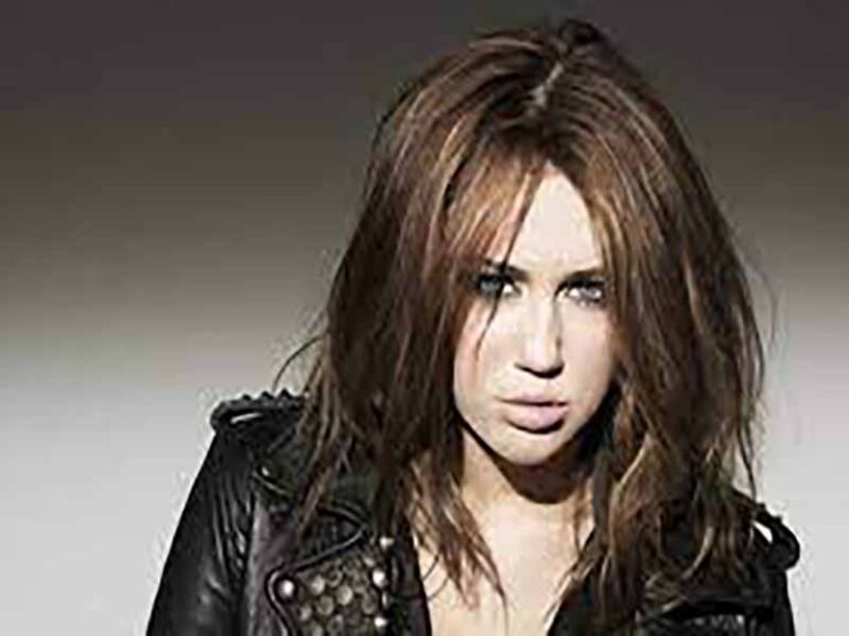آهنگ انگلیسی Can’t Be Tamed از Miley Cyrus به همراه متن و ترجمه مجزا