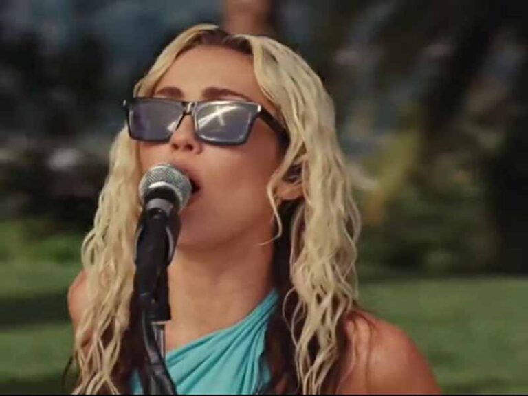 آهنگ انگلیسی Wildcard از Miley Cyrus به همراه متن و ترجمه مجزا