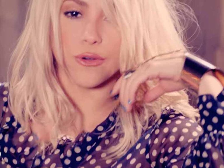 آهنگ اسپانیایی Addicted To You از Shakira به همراه متن و ترجمه مجزا