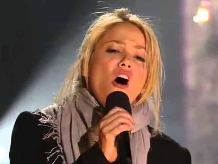 آهنگ انگلیسی I’ll Stand by You از Shakira به همراه متن و ترجمه مجزا