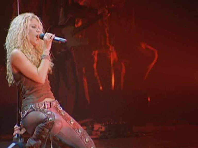 آهنگ انگلیسی Poem to a Horse از Shakira به همراه متن و ترجمه مجزا