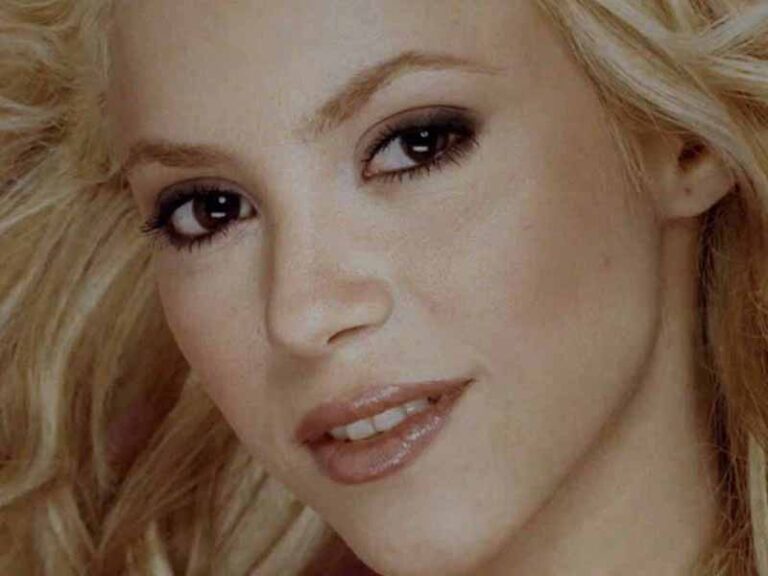 آهنگ انگلیسی Rules از Shakira به همراه متن و ترجمه مجزا