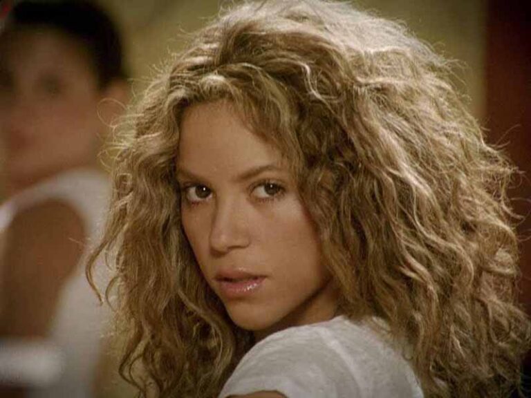 آهنگ انگلیسی Hips Don’t Lie از Shakira به همراه متن و ترجمه مجزا