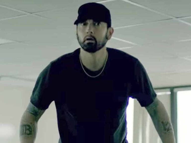 آهنگ انگلیسی Fall از Eminem به همراه متن و ترجمه مجزا