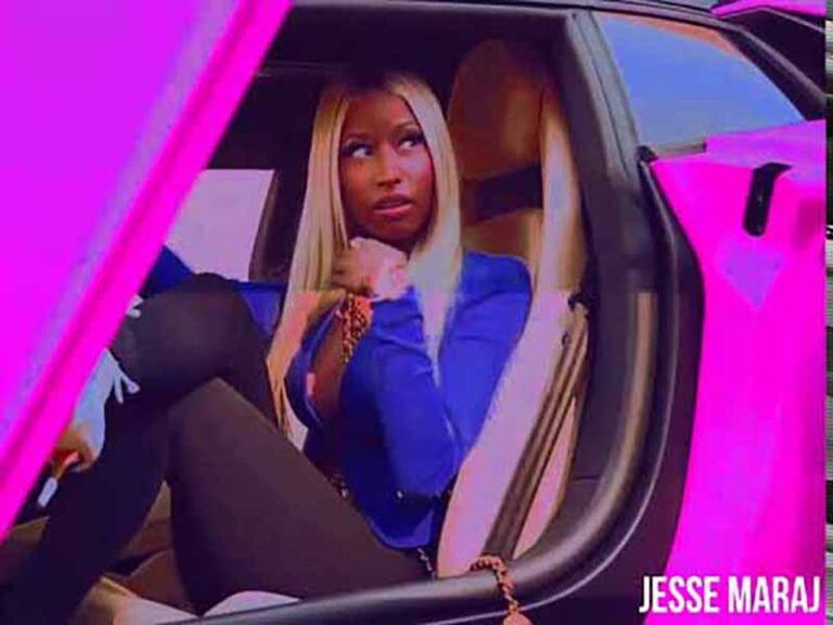 آهنگ انگلیسی Four Door Aventador از Nicki Minaj به همراه متن و ترجمه مجزا