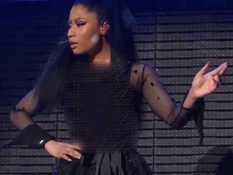 آهنگ انگلیسی The Crying Game از Nicki Minaj به همراه متن و ترجمه مجزا