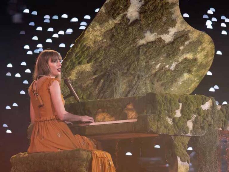 آهنگ انگلیسی coney island از Taylor Swift به همراه متن و ترجمه مجزا