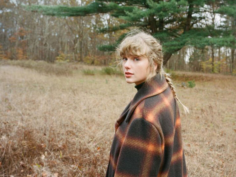 آهنگ انگلیسی evermore از Taylor Swift به همراه متن و ترجمه مجزا