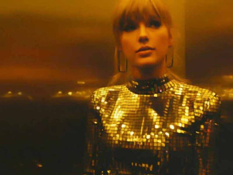 آهنگ انگلیسی mirrorball از Taylor Swift به همراه متن و ترجمه مجزا