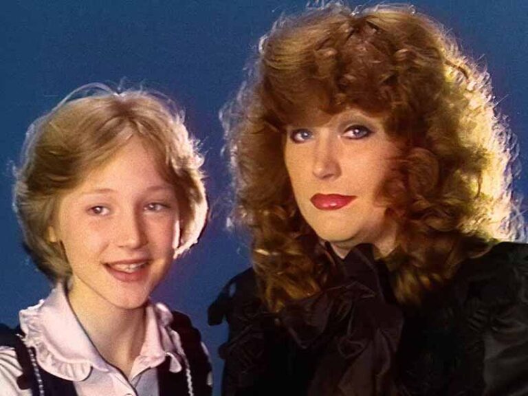 آهنگ روسی А знаешь, всё еще будет (You Know, Yhere Will Still Be) از Алла Пугачёва با متن و ترجمه مجزا