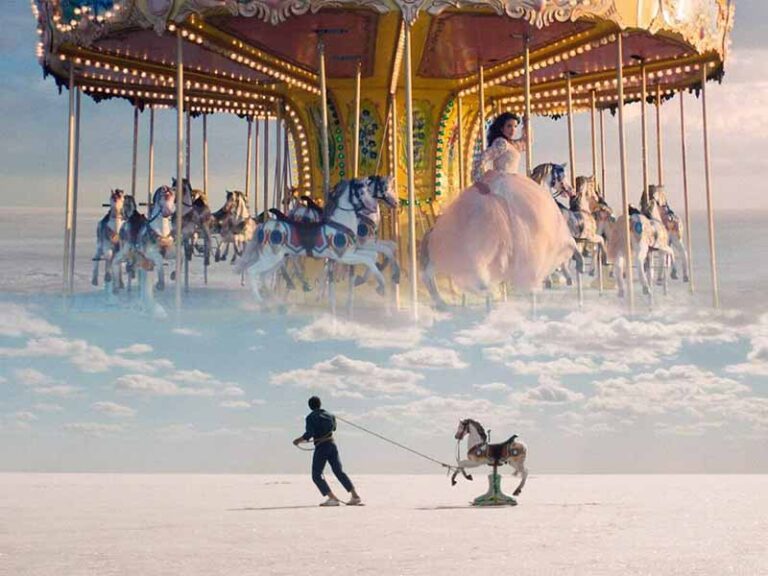 آهنگ فرانسوی Carrousel از Amir و Indila به همراه متن و ترجمه مجزا