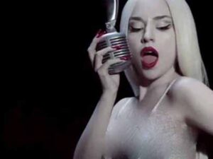 آهنگ انگلیسی  Cold As Ice از Ava Max به همراه متن و ترجمه مجزا