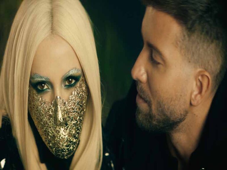 آهنگ انگلیسی  Tabú از Ava Max و Pablo Alboran به همراه متن و ترجمه مجزا