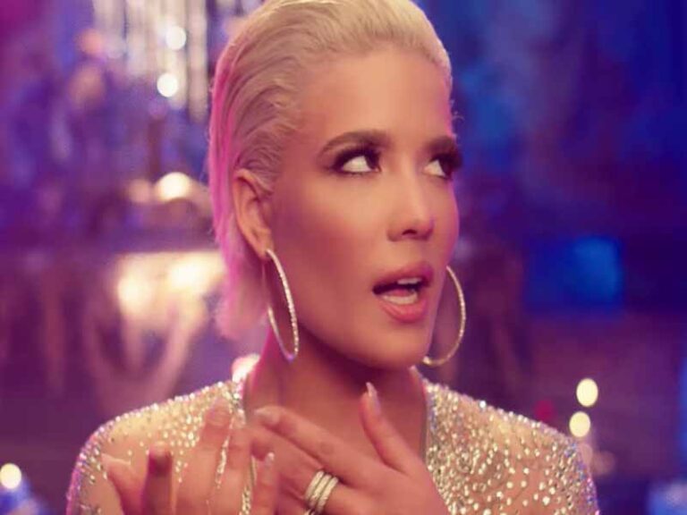 آهنگ انگلیسی Alone از Halsey به همراه متن و ترجمه مجزا