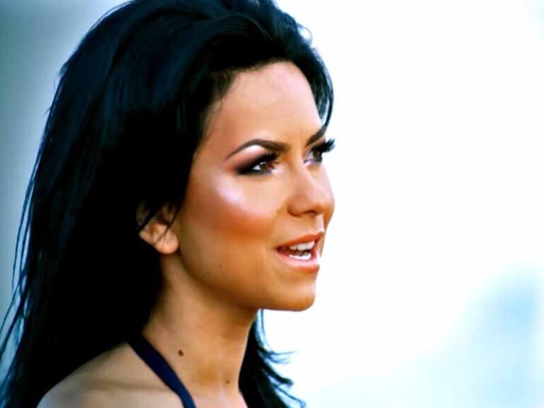 آهنگ انگلیسی Amazing از INNA به همراه متن و ترجمه مجزا