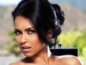 آهنگ انگلیسی Sun Is Up از INNA به همراه متن و ترجمه مجزا