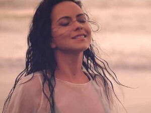 آهنگ انگلیسی Tropical از INNA به همراه متن و ترجمه مجزا